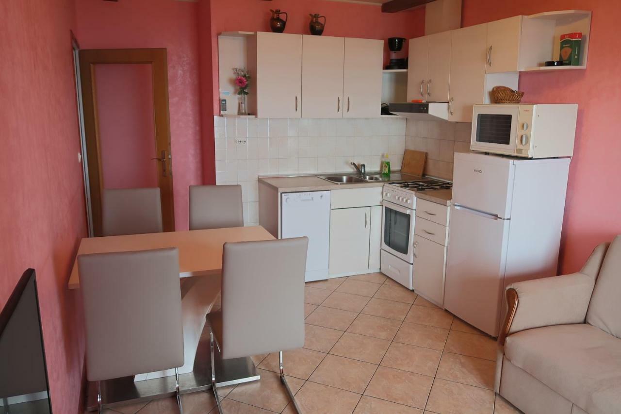 לובראן Guest House Ivo מראה חיצוני תמונה