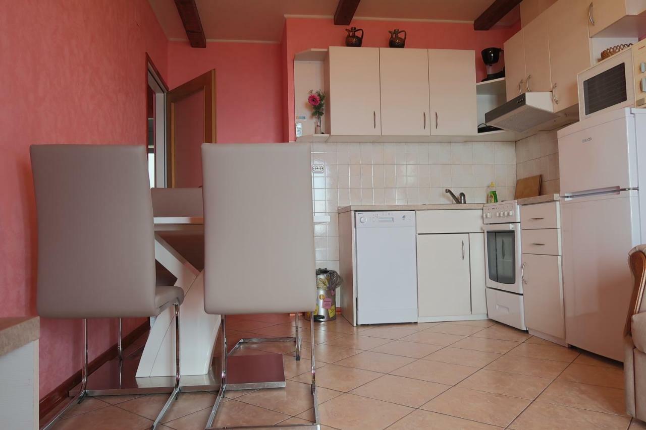 לובראן Guest House Ivo מראה חיצוני תמונה